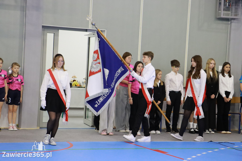 Fotorelacja: Uroczyste otwarcie hali sportowej przy Sp13 w Zawierciu