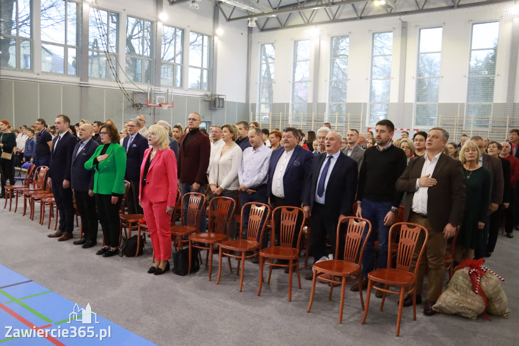 Fotorelacja: Uroczyste otwarcie hali sportowej przy Sp13 w Zawierciu