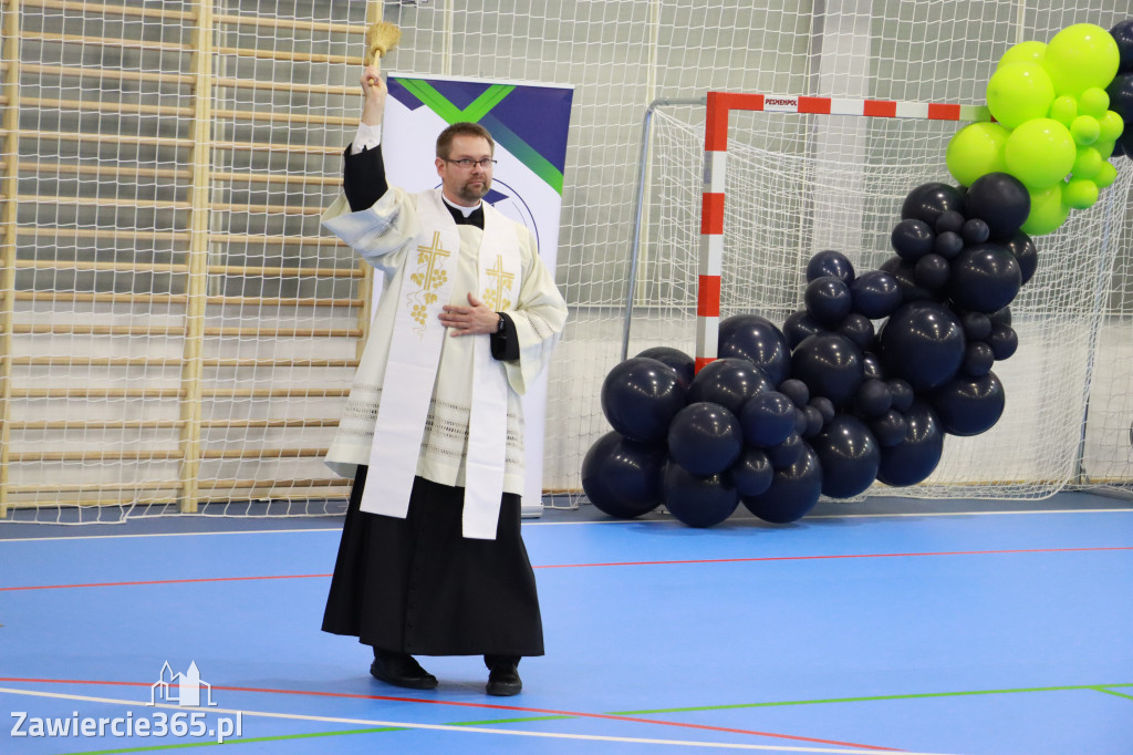Fotorelacja: Uroczyste otwarcie hali sportowej przy Sp13 w Zawierciu
