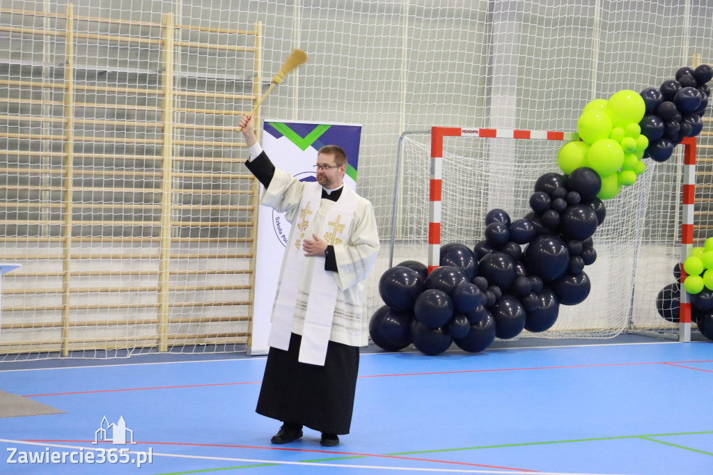 Fotorelacja: Uroczyste otwarcie hali sportowej przy Sp13 w Zawierciu