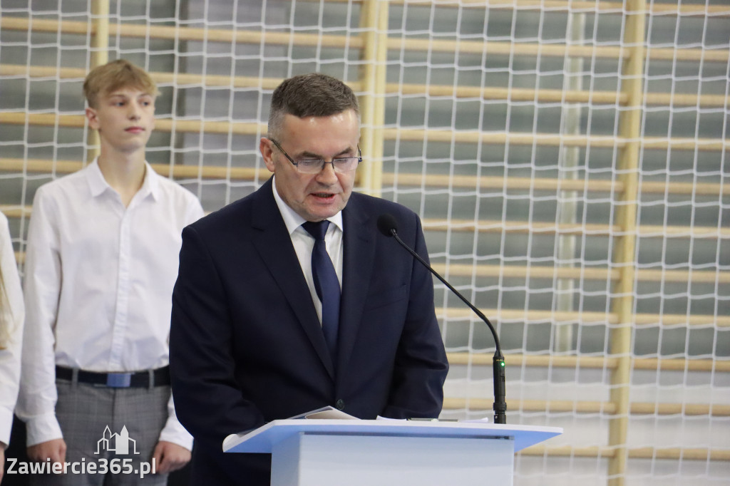 Fotorelacja: Uroczyste otwarcie hali sportowej przy Sp13 w Zawierciu