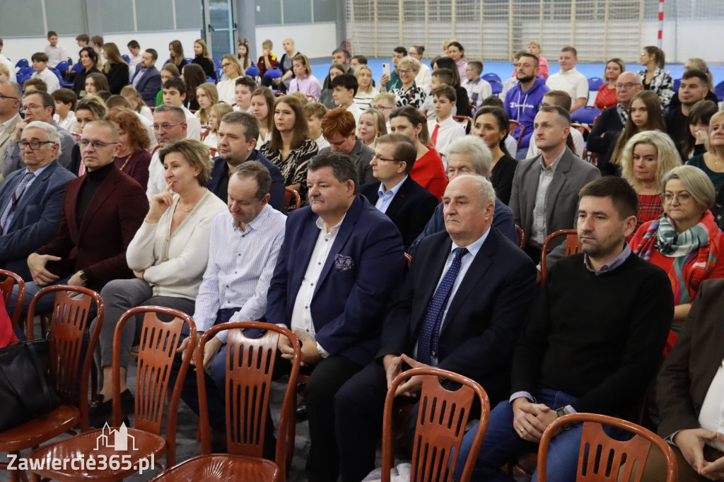 Fotorelacja: Uroczyste otwarcie hali sportowej przy Sp13 w Zawierciu