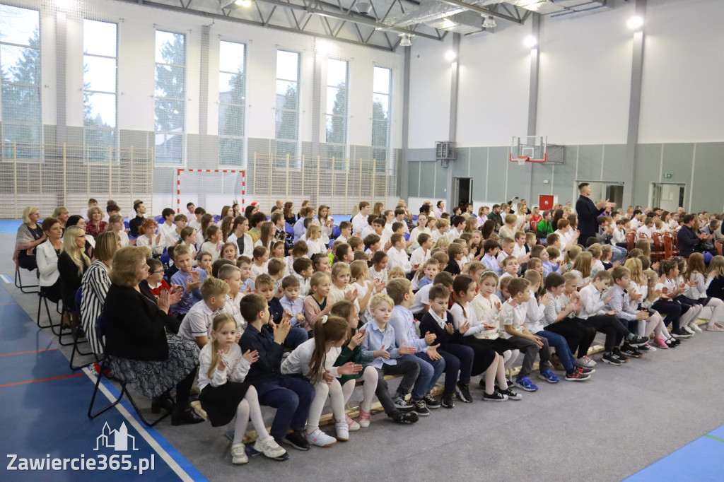 Fotorelacja: Uroczyste otwarcie hali sportowej przy Sp13 w Zawierciu
