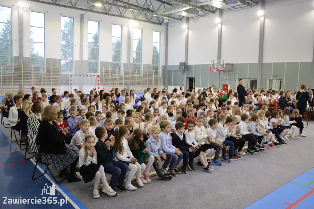 Fotorelacja: Uroczyste otwarcie hali sportowej przy Sp13 w Zawierciu