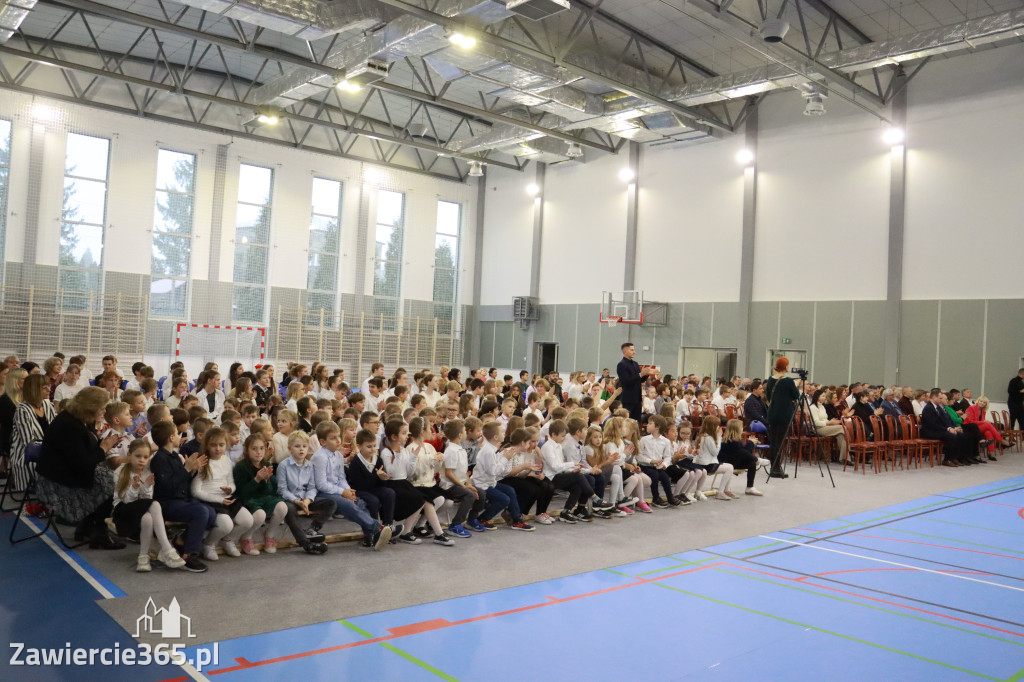 Fotorelacja: Uroczyste otwarcie hali sportowej przy Sp13 w Zawierciu