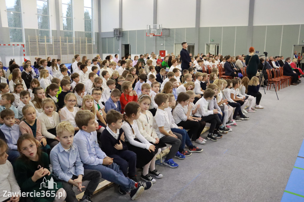 Fotorelacja: Uroczyste otwarcie hali sportowej przy Sp13 w Zawierciu