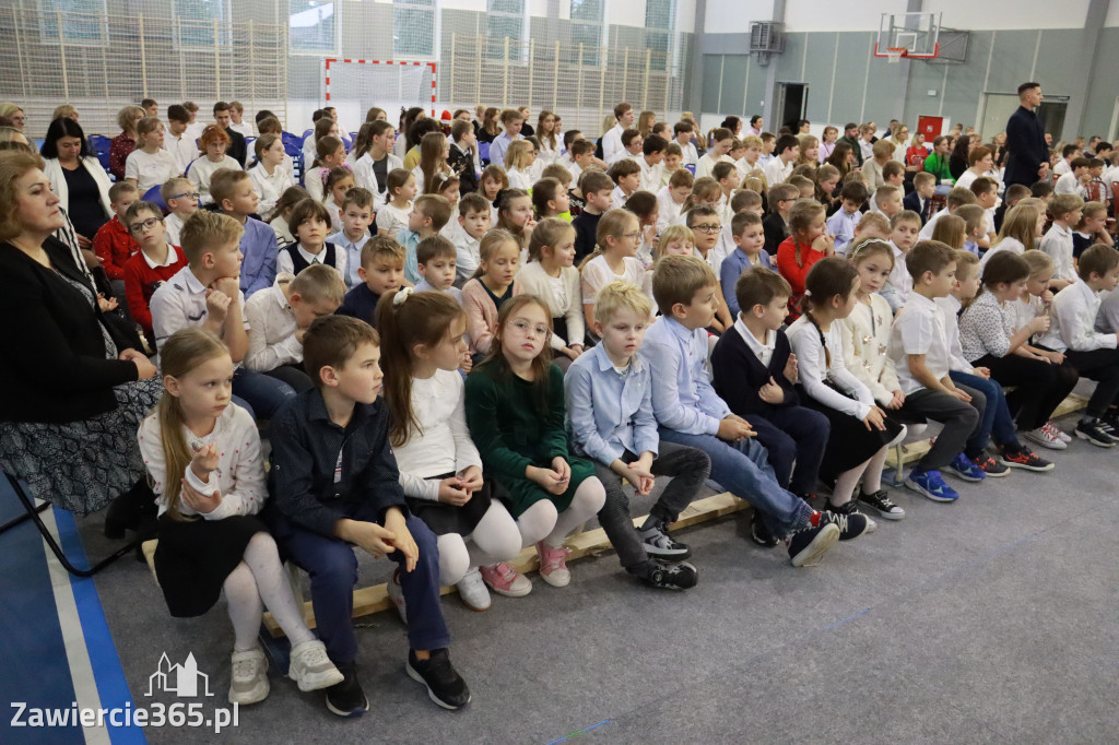 Fotorelacja: Uroczyste otwarcie hali sportowej przy Sp13 w Zawierciu