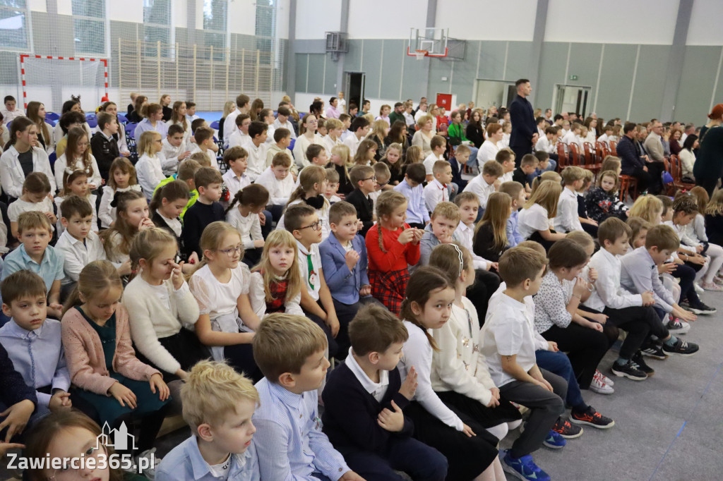 Fotorelacja: Uroczyste otwarcie hali sportowej przy Sp13 w Zawierciu