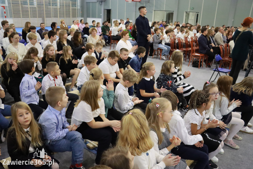 Fotorelacja: Uroczyste otwarcie hali sportowej przy Sp13 w Zawierciu
