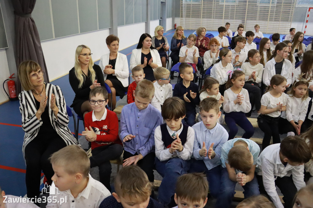 Fotorelacja: Uroczyste otwarcie hali sportowej przy Sp13 w Zawierciu