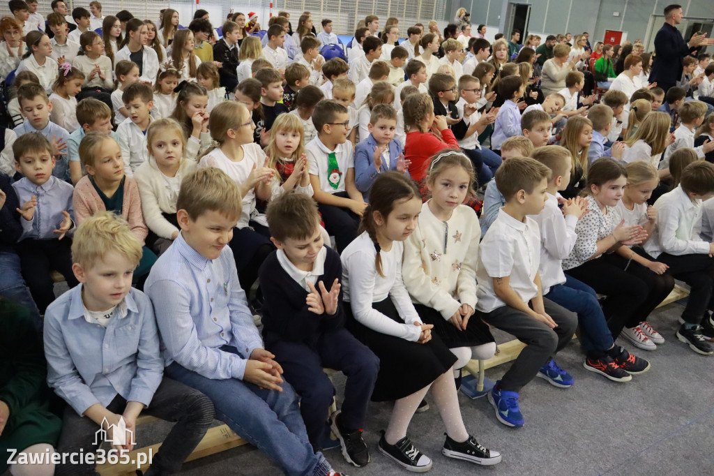 Fotorelacja: Uroczyste otwarcie hali sportowej przy Sp13 w Zawierciu