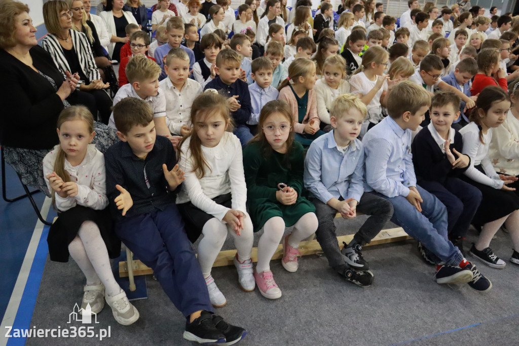 Fotorelacja: Uroczyste otwarcie hali sportowej przy Sp13 w Zawierciu
