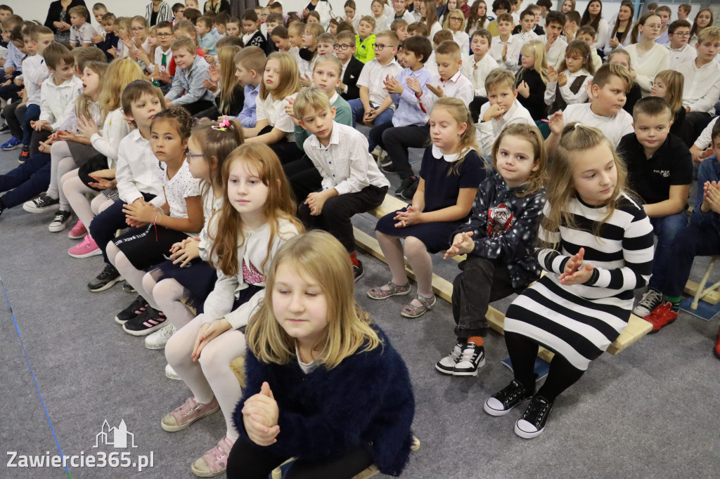 Fotorelacja: Uroczyste otwarcie hali sportowej przy Sp13 w Zawierciu