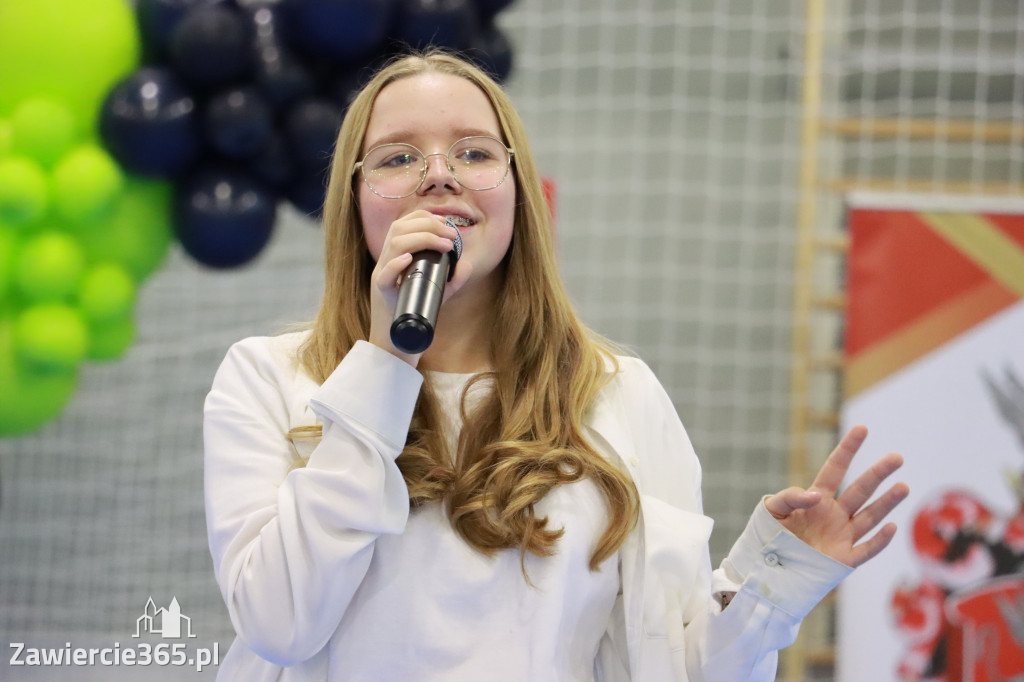 Fotorelacja: Uroczyste otwarcie hali sportowej przy Sp13 w Zawierciu