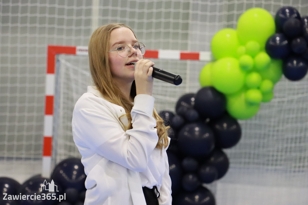 Fotorelacja: Uroczyste otwarcie hali sportowej przy Sp13 w Zawierciu