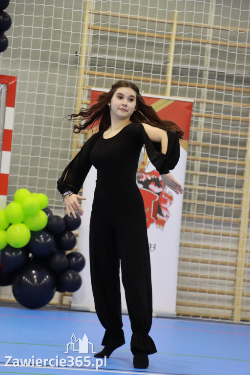 Fotorelacja: Uroczyste otwarcie hali sportowej przy Sp13 w Zawierciu
