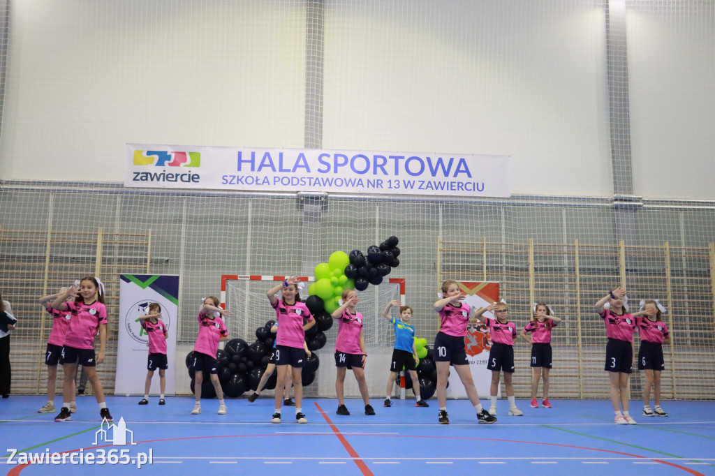Fotorelacja: Uroczyste otwarcie hali sportowej przy Sp13 w Zawierciu
