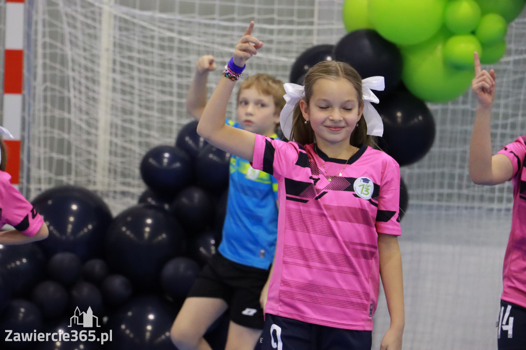 Fotorelacja: Uroczyste otwarcie hali sportowej przy Sp13 w Zawierciu