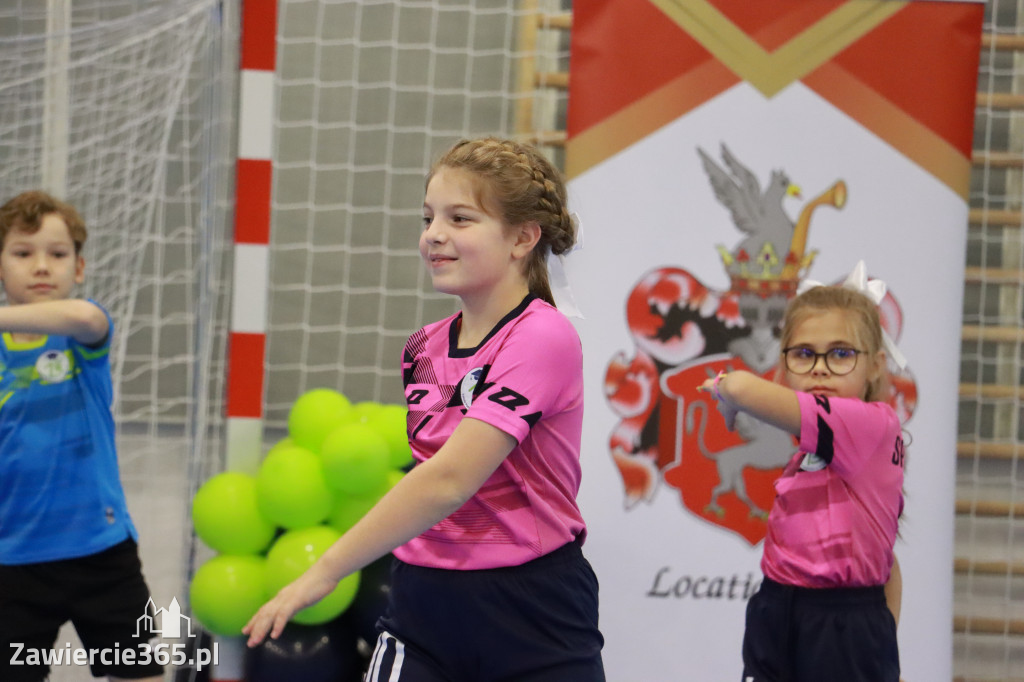 Fotorelacja: Uroczyste otwarcie hali sportowej przy Sp13 w Zawierciu