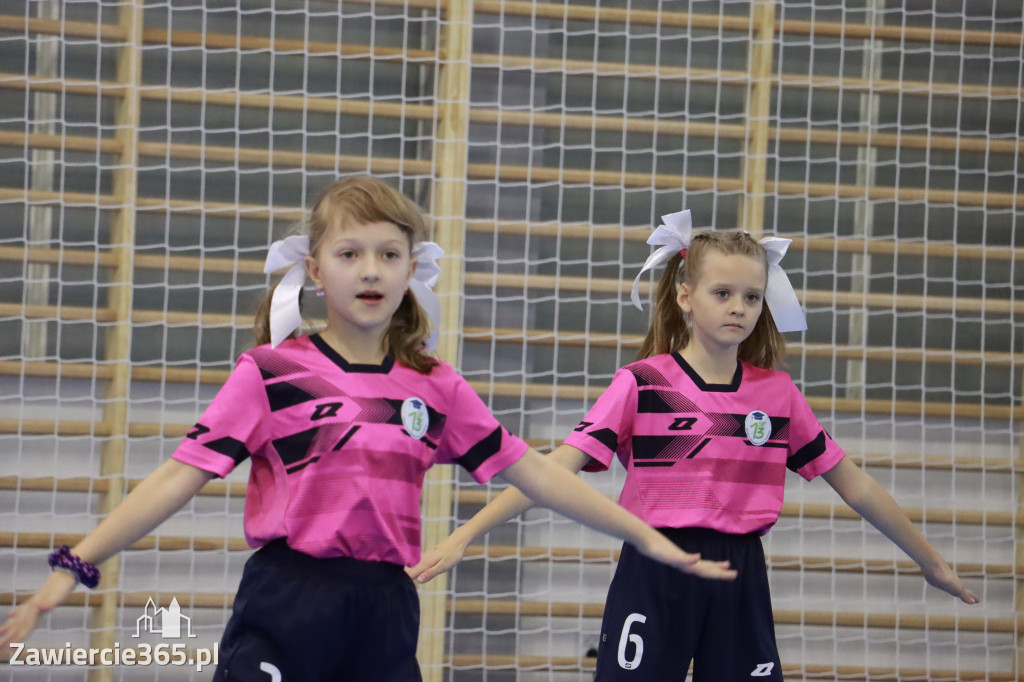 Fotorelacja: Uroczyste otwarcie hali sportowej przy Sp13 w Zawierciu