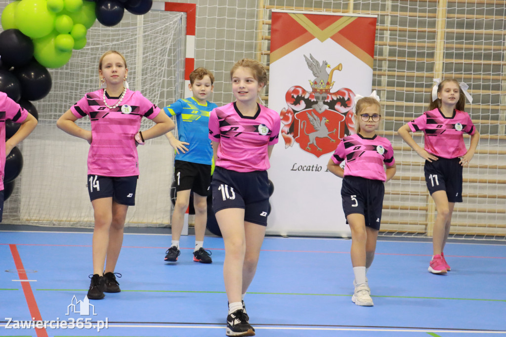 Fotorelacja: Uroczyste otwarcie hali sportowej przy Sp13 w Zawierciu