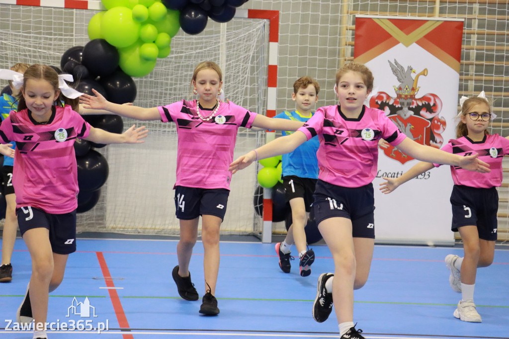 Fotorelacja: Uroczyste otwarcie hali sportowej przy Sp13 w Zawierciu