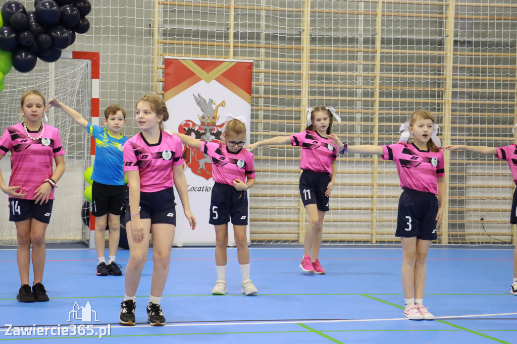 Fotorelacja: Uroczyste otwarcie hali sportowej przy Sp13 w Zawierciu