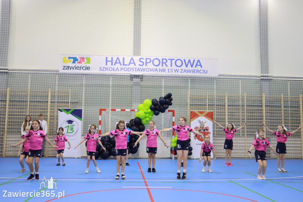 Fotorelacja: Uroczyste otwarcie hali sportowej przy Sp13 w Zawierciu