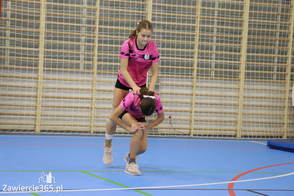 Fotorelacja: Uroczyste otwarcie hali sportowej przy Sp13 w Zawierciu
