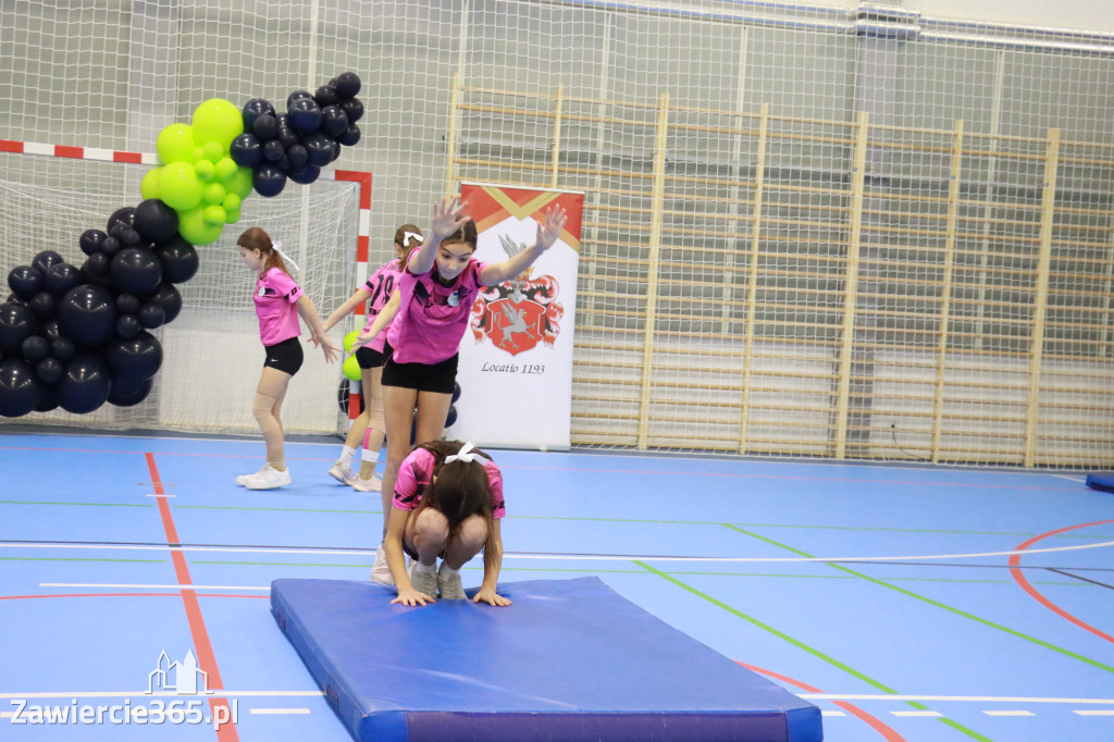 Fotorelacja: Uroczyste otwarcie hali sportowej przy Sp13 w Zawierciu