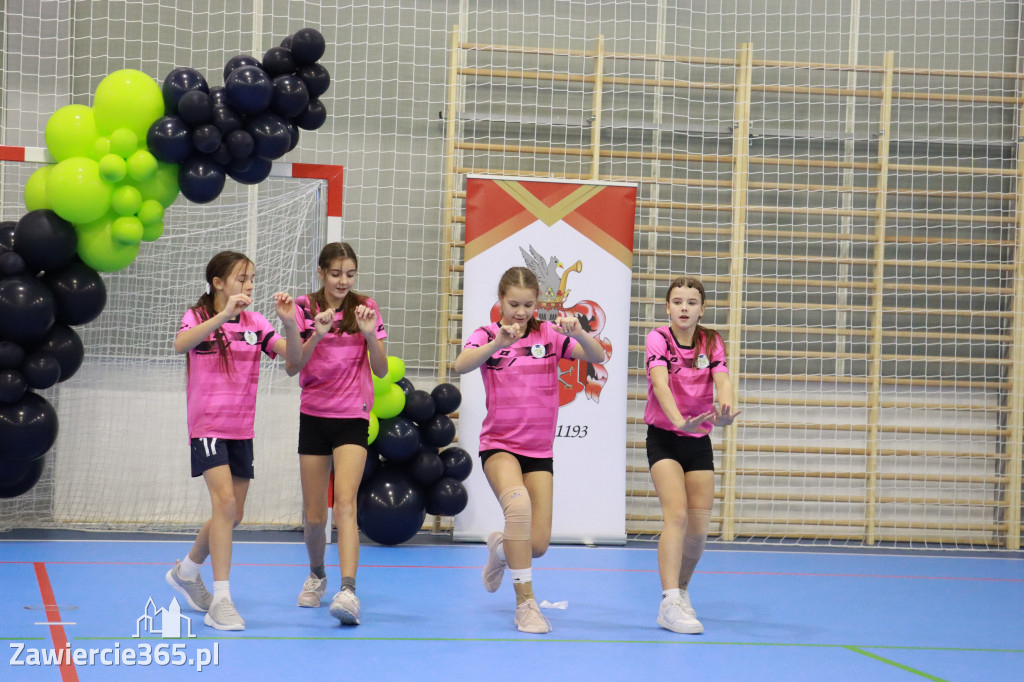 Fotorelacja: Uroczyste otwarcie hali sportowej przy Sp13 w Zawierciu