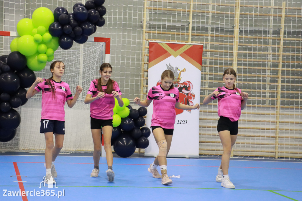 Fotorelacja: Uroczyste otwarcie hali sportowej przy Sp13 w Zawierciu