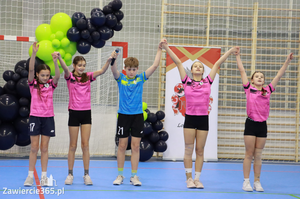 Fotorelacja: Uroczyste otwarcie hali sportowej przy Sp13 w Zawierciu