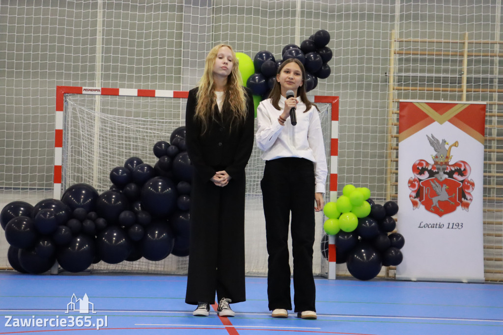 Fotorelacja: Uroczyste otwarcie hali sportowej przy Sp13 w Zawierciu