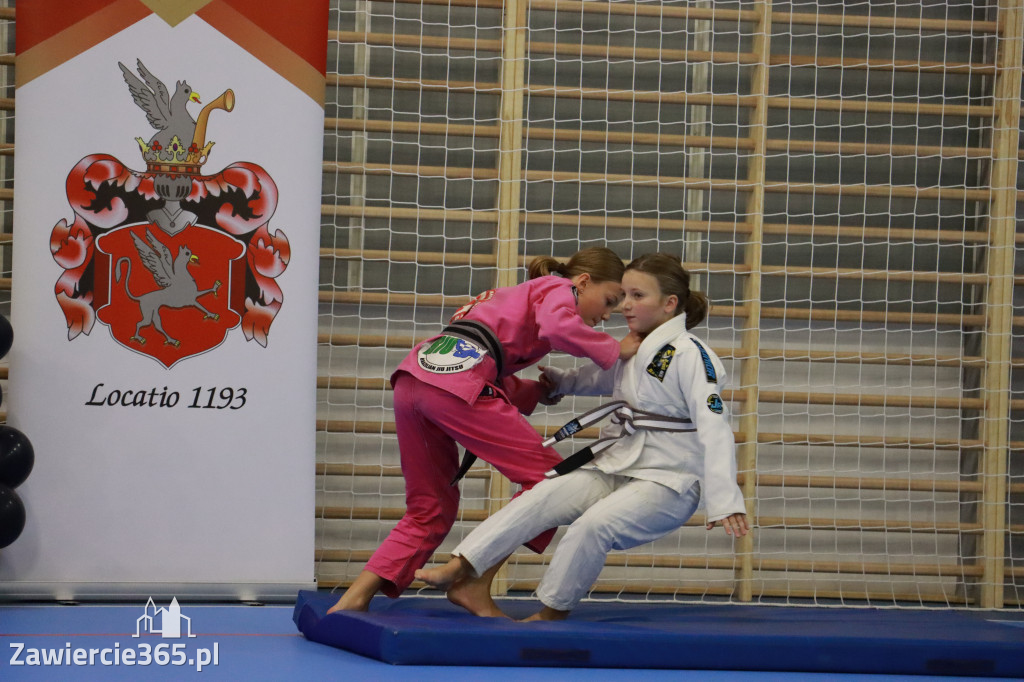 Fotorelacja: Uroczyste otwarcie hali sportowej przy Sp13 w Zawierciu