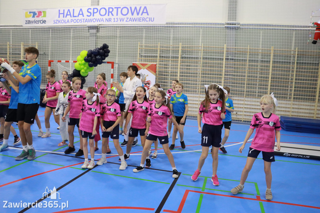 Fotorelacja: Uroczyste otwarcie hali sportowej przy Sp13 w Zawierciu