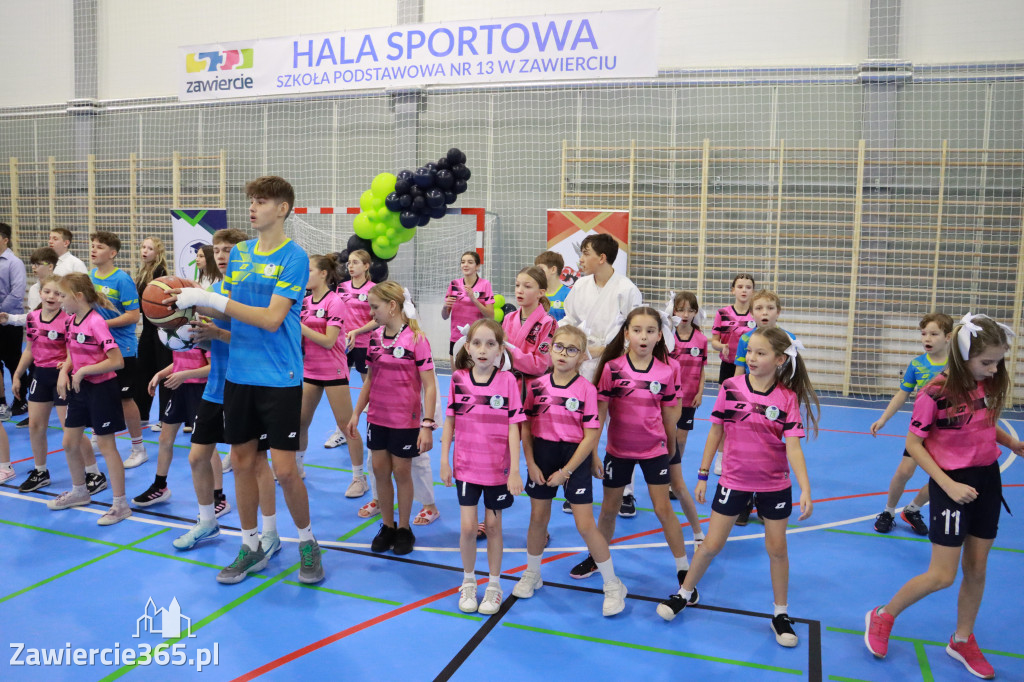 Fotorelacja: Uroczyste otwarcie hali sportowej przy Sp13 w Zawierciu