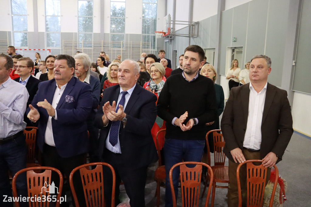 Fotorelacja: Uroczyste otwarcie hali sportowej przy Sp13 w Zawierciu