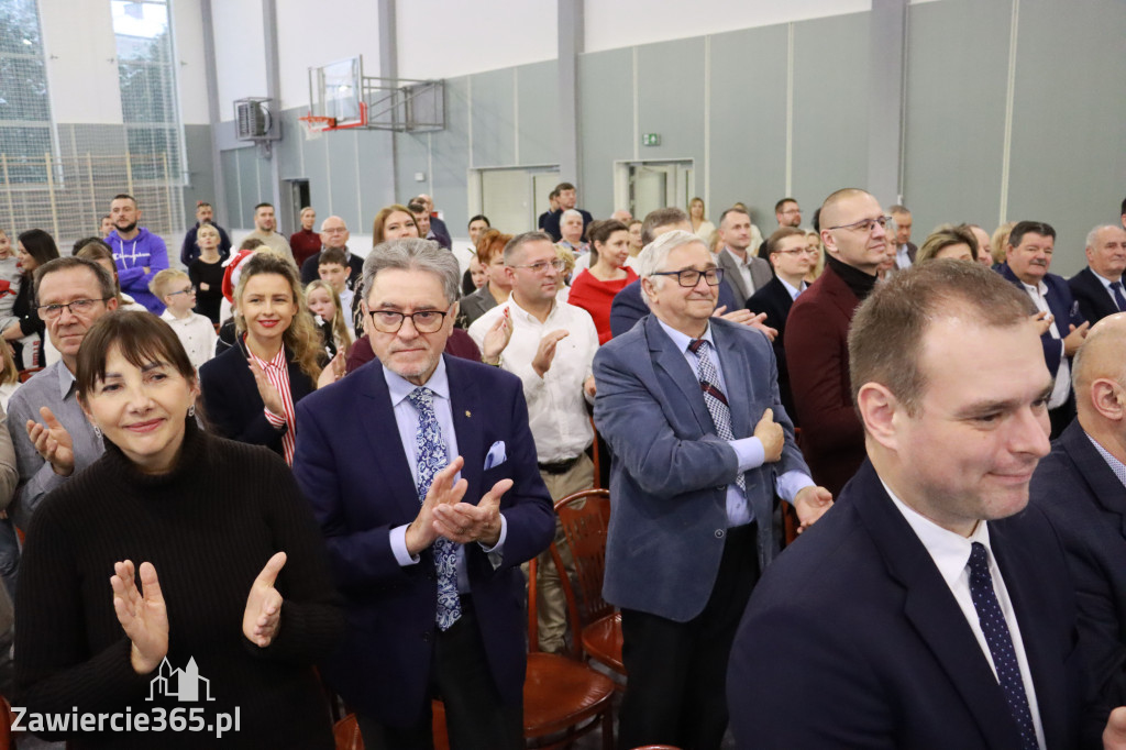Fotorelacja: Uroczyste otwarcie hali sportowej przy Sp13 w Zawierciu