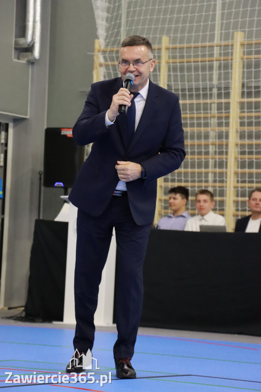 Fotorelacja: Uroczyste otwarcie hali sportowej przy Sp13 w Zawierciu