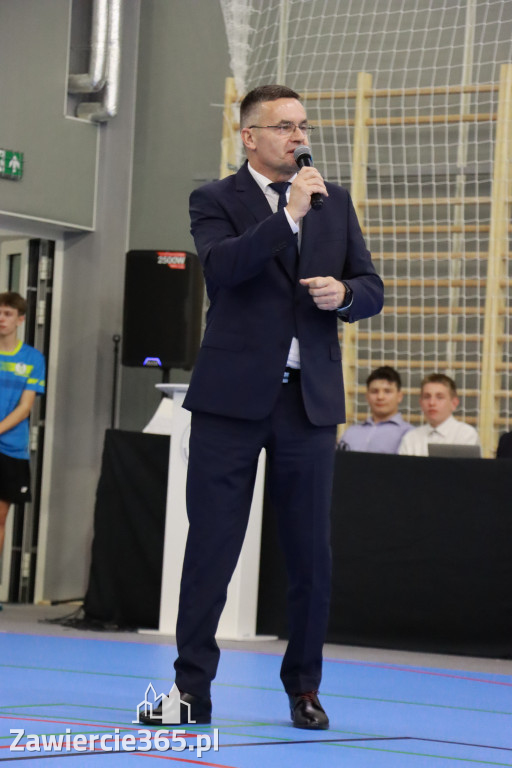 Fotorelacja: Uroczyste otwarcie hali sportowej przy Sp13 w Zawierciu
