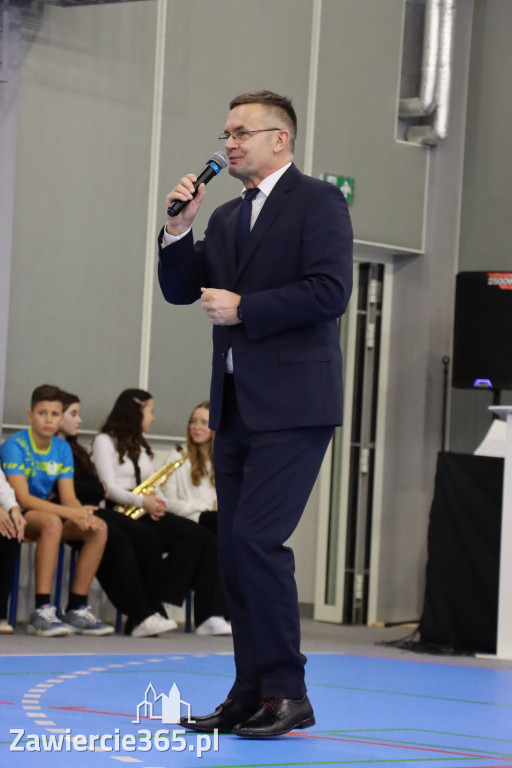 Fotorelacja: Uroczyste otwarcie hali sportowej przy Sp13 w Zawierciu