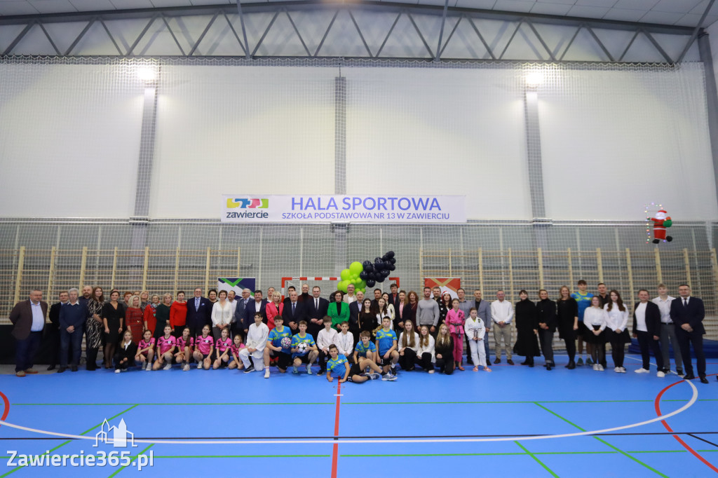 Fotorelacja: Uroczyste otwarcie hali sportowej przy Sp13 w Zawierciu