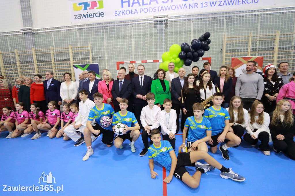 Fotorelacja: Uroczyste otwarcie hali sportowej przy Sp13 w Zawierciu