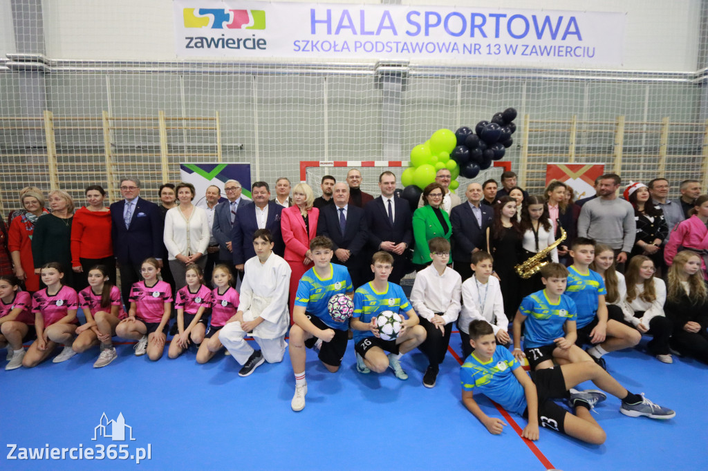 Fotorelacja: Uroczyste otwarcie hali sportowej przy Sp13 w Zawierciu