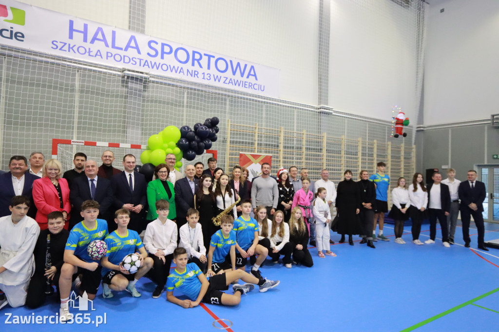 Fotorelacja: Uroczyste otwarcie hali sportowej przy Sp13 w Zawierciu