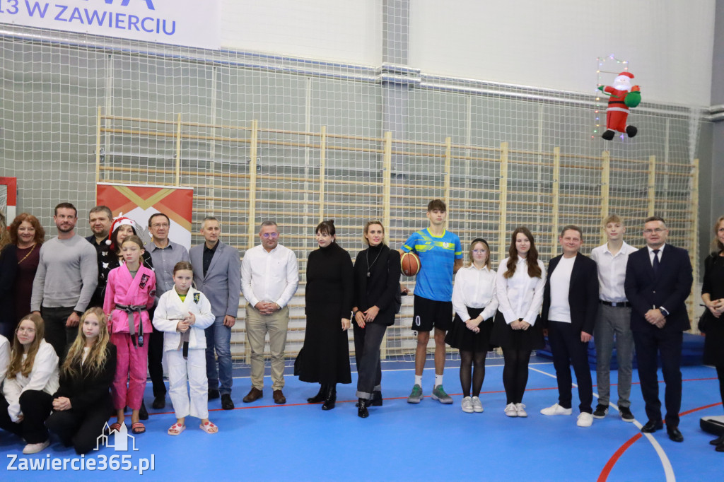 Fotorelacja: Uroczyste otwarcie hali sportowej przy Sp13 w Zawierciu