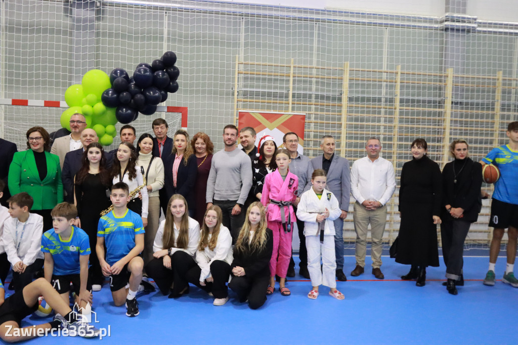 Fotorelacja: Uroczyste otwarcie hali sportowej przy Sp13 w Zawierciu