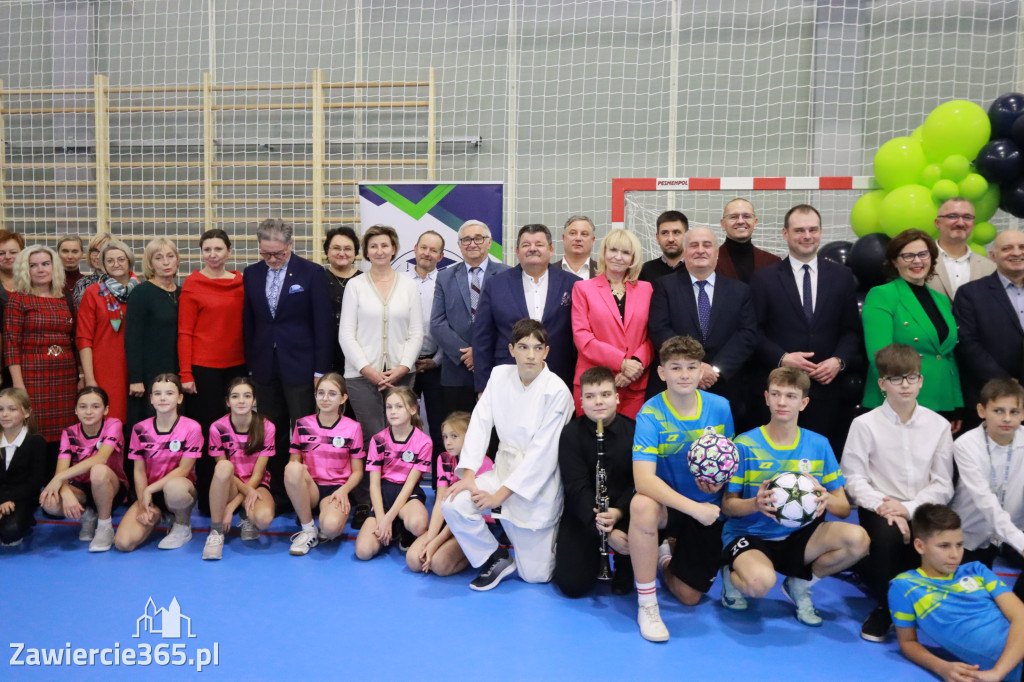 Fotorelacja: Uroczyste otwarcie hali sportowej przy Sp13 w Zawierciu