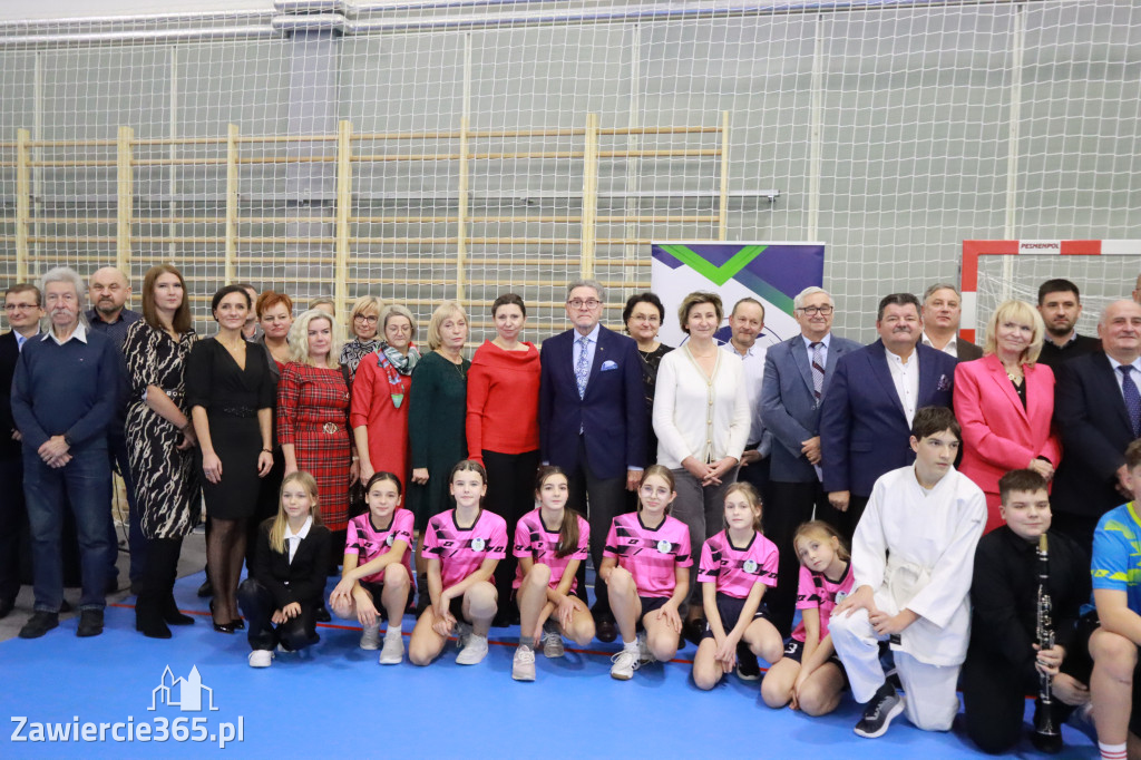 Fotorelacja: Uroczyste otwarcie hali sportowej przy Sp13 w Zawierciu